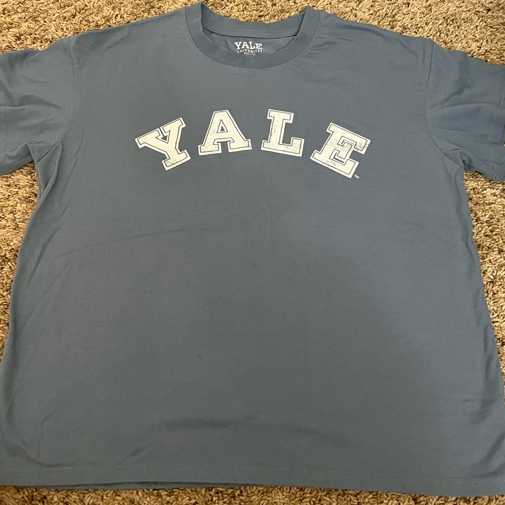 yale university t shirt